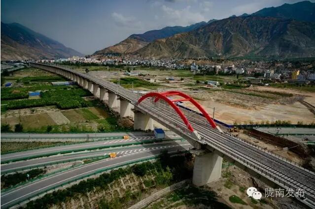 蘭渝鐵路最新進(jìn)展！除胡麻嶺隧道外已全線鋪通