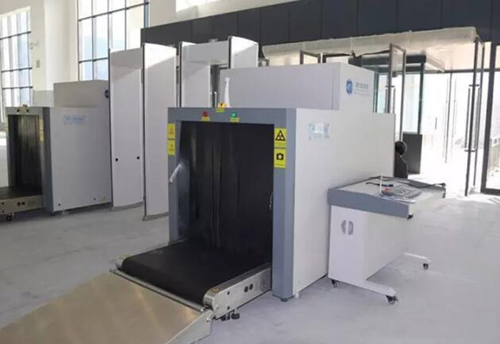 全國、省市政協(xié)委員體驗蘭渝鐵路、視察階州廣場