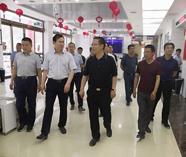 隴南市委常委、組織部部長楊郃調(diào)研指導(dǎo)市龍江城鄉(xiāng)發(fā)展集團公司黨建工作