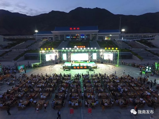 好嗨喲！隴南第一屆青島啤酒節(jié)開幕啦，為期8天