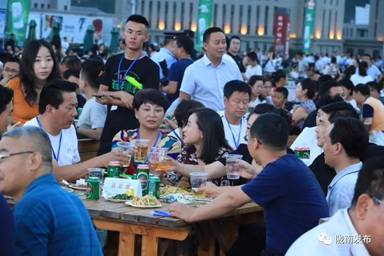 好嗨喲！隴南第一屆青島啤酒節(jié)開幕啦，為期8天