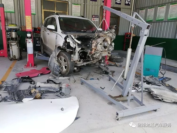 金錘鈑金，銀槍噴漆！龍江汽修值得信賴！