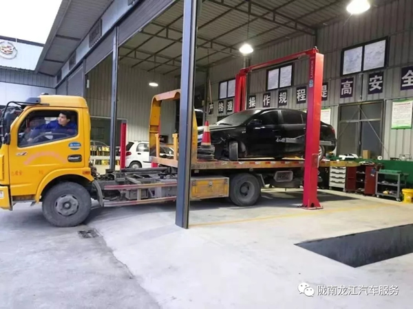 金錘鈑金，銀槍噴漆！龍江汽修值得信賴！