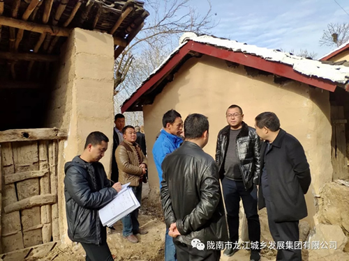 市龍江集團在文縣橋頭鎮(zhèn)安子坡村開展“解難題、辦實事、送溫暖”活動